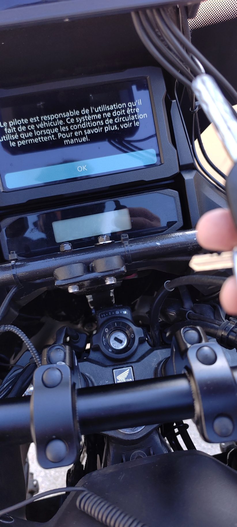 Tableau de bord Honda NT1100 allumé contact coupé clé retirée – 16 avril 2026